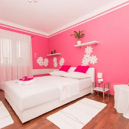 Mm Διαμέρισμα Τρογκίρ